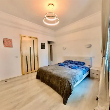 Ming Garden Apartment *